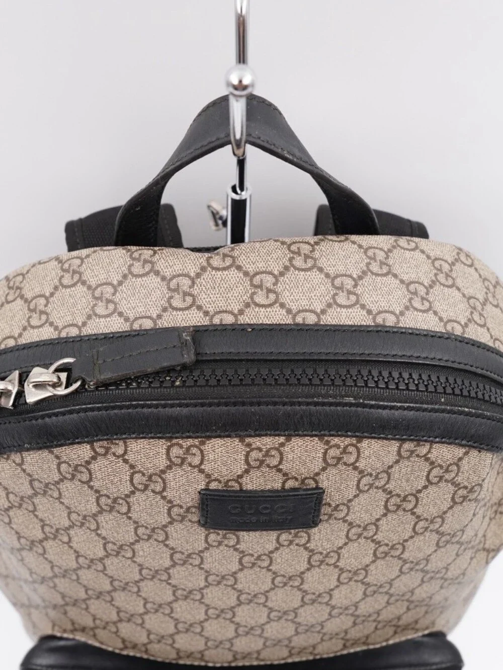 CO25 💟 Gucci GG Supreme Monogram Medium Backpack